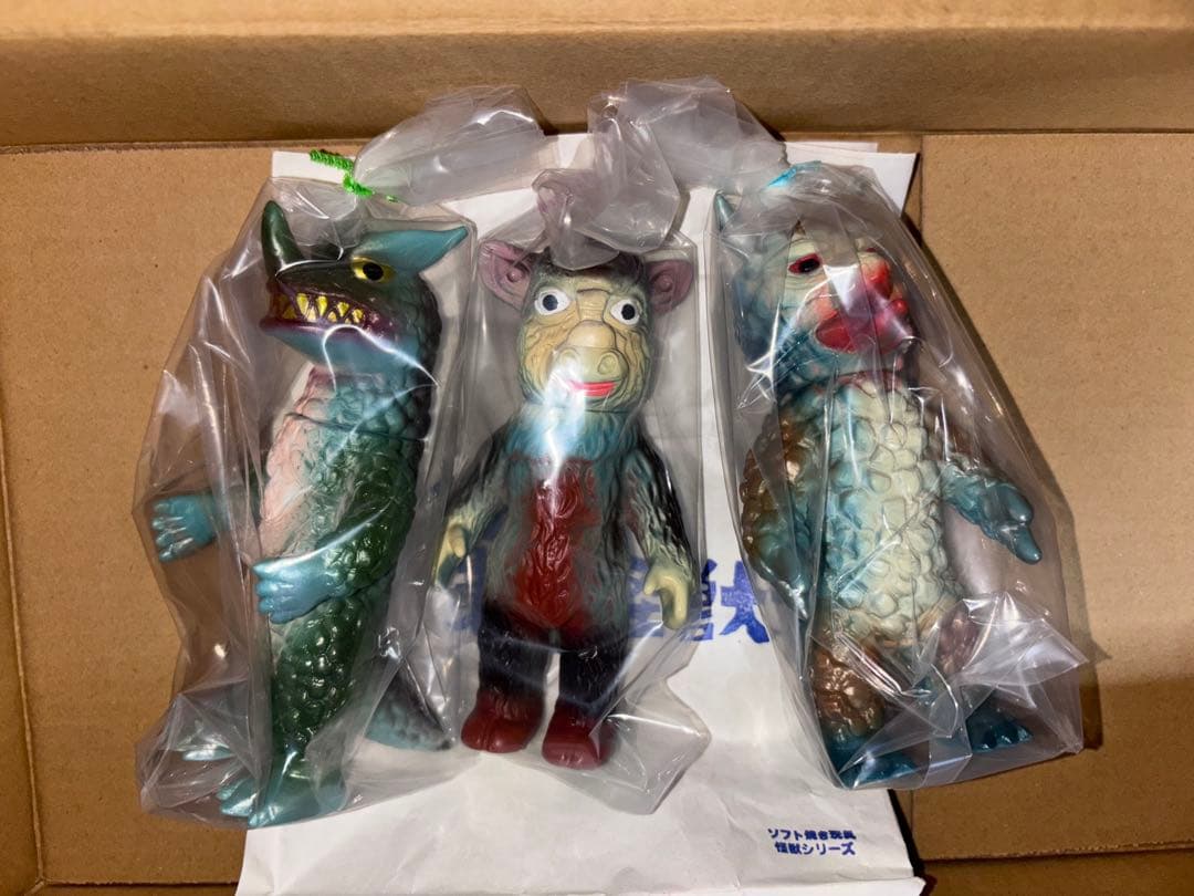 ぶたのはな 行け！ 東宝怪獣セット その1 ツノシルバー/ブルマン/ツノジラス