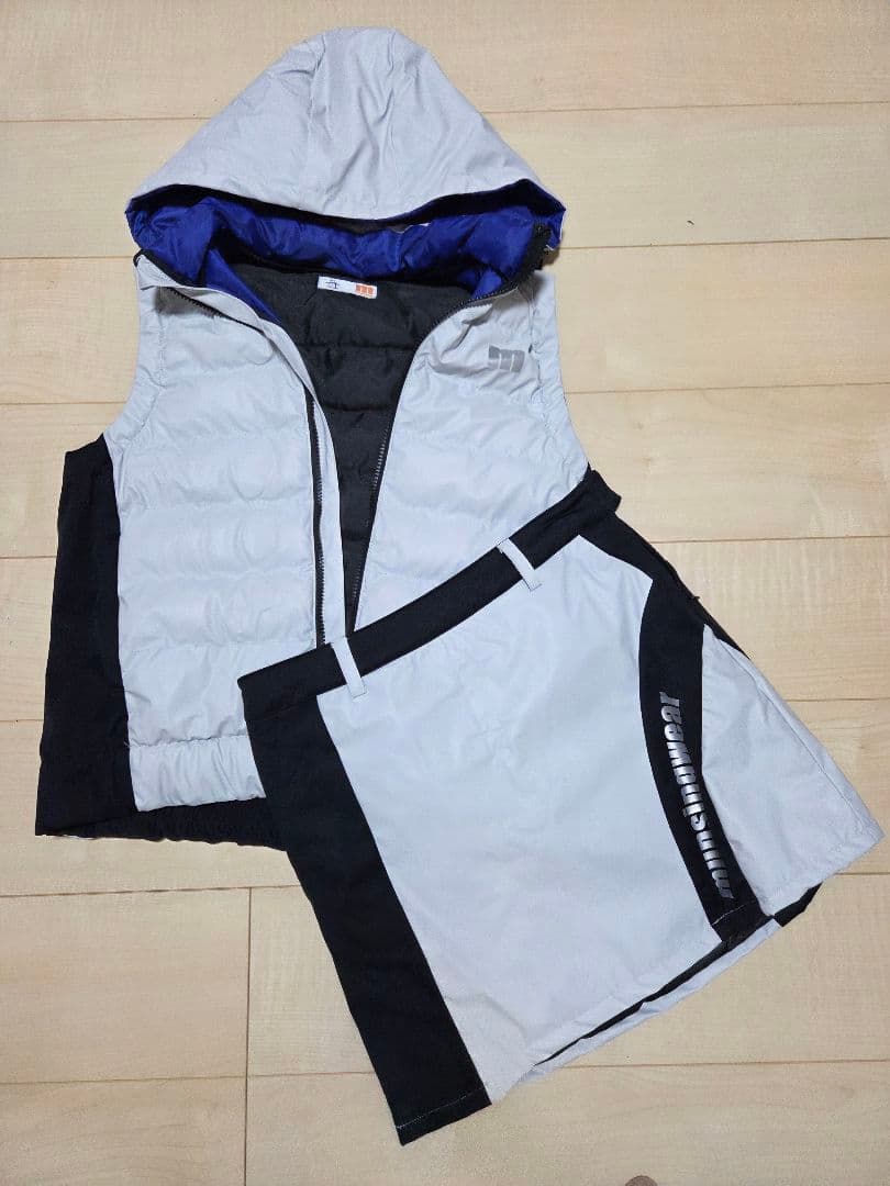 マンシングウェア　防風ベスト+スカート　セットアップ