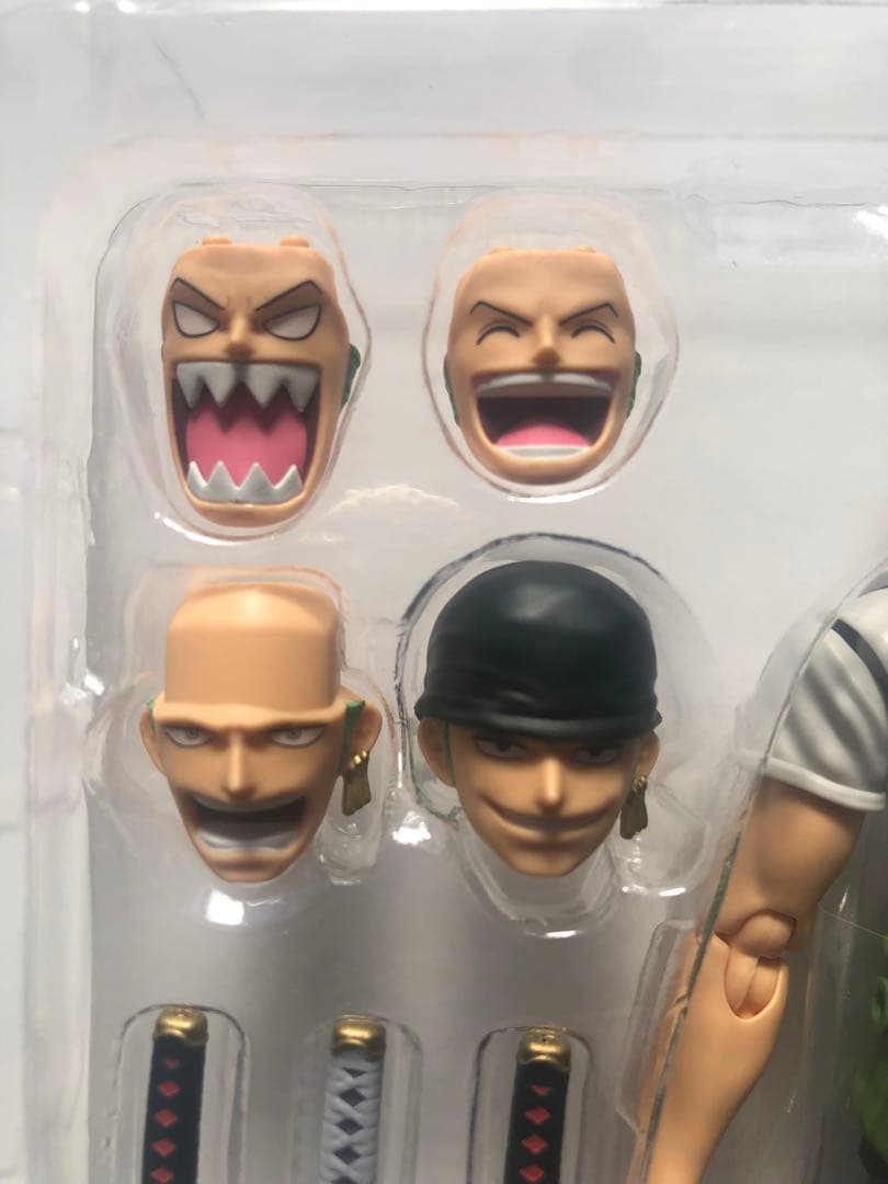 s.hフィギュアーツ　ロロノア・ゾロ　ジュラキュール・ミホーク