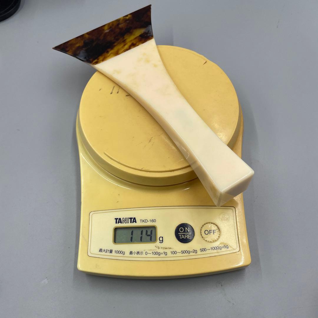 239ヴィンテージ 天然素材　三味線バチ　重さ約114g