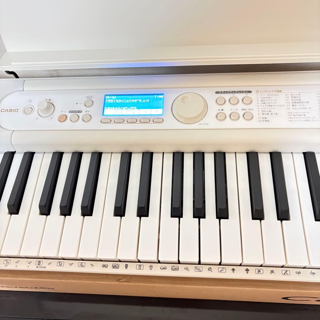 【極美品】CASIO カシオ　LK-526 光ナビゲーション　デジタルキーボード