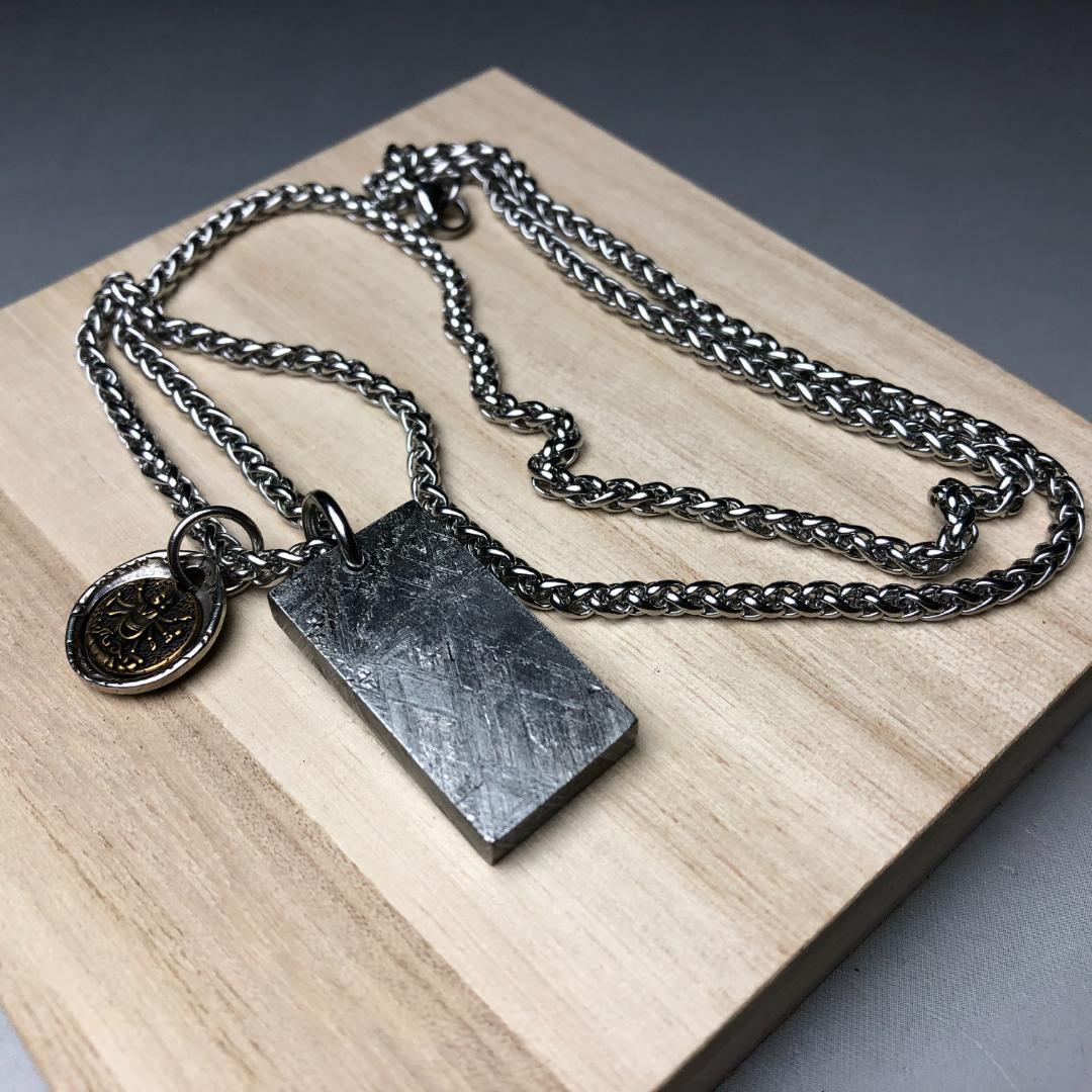 隕石　ムオニオナルスタ隕石　 ペンダントトップ　重さ約20ｇ