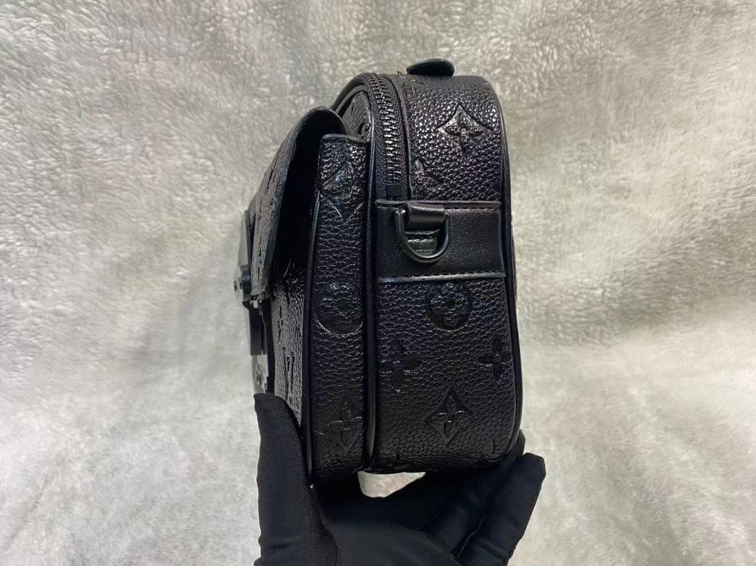 Louis Vuitton ブラックレザーショルダーバッグ