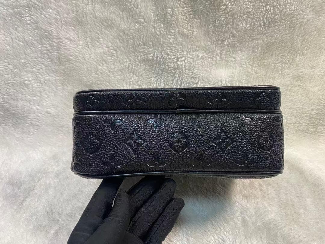Louis Vuitton ブラックレザーショルダーバッグ