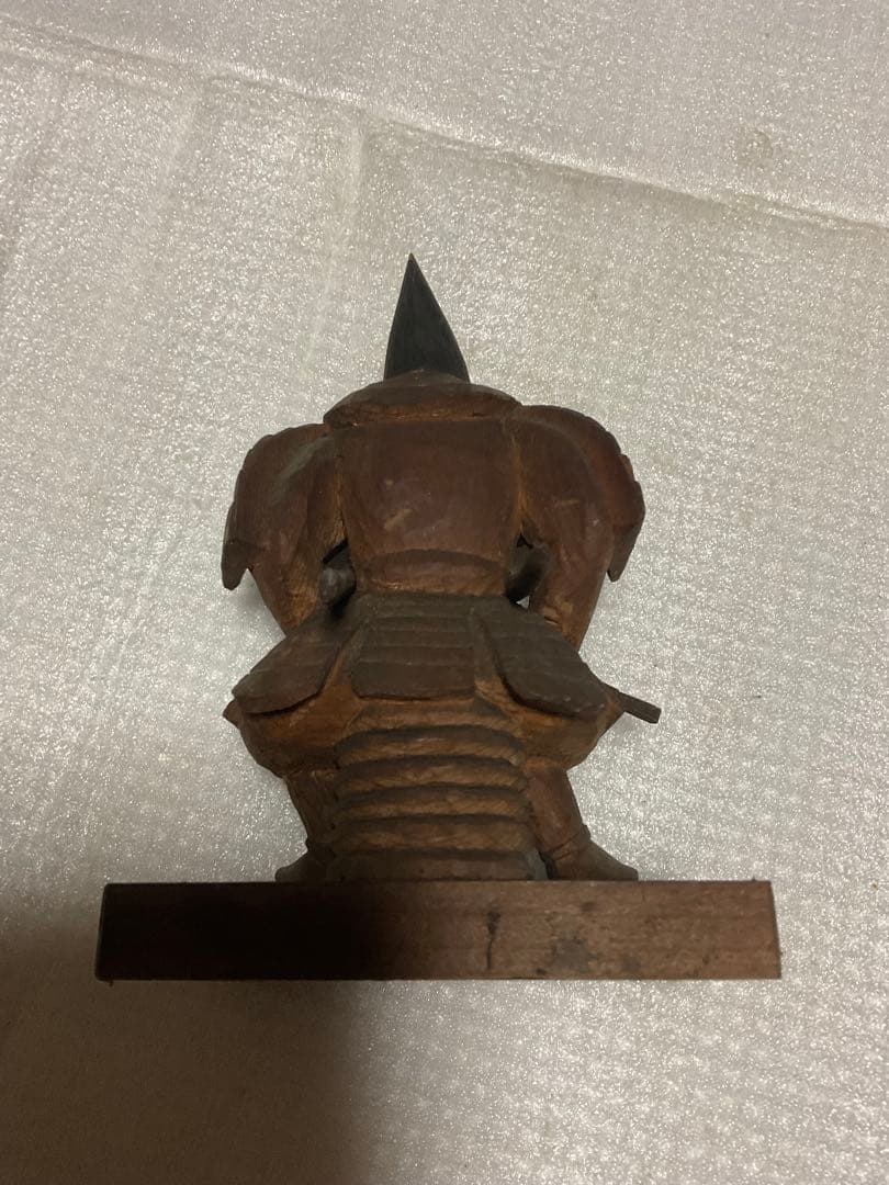 古武士の木彫り像【年代物アンティーク／岡山県加茂町にて仕入れ品】。