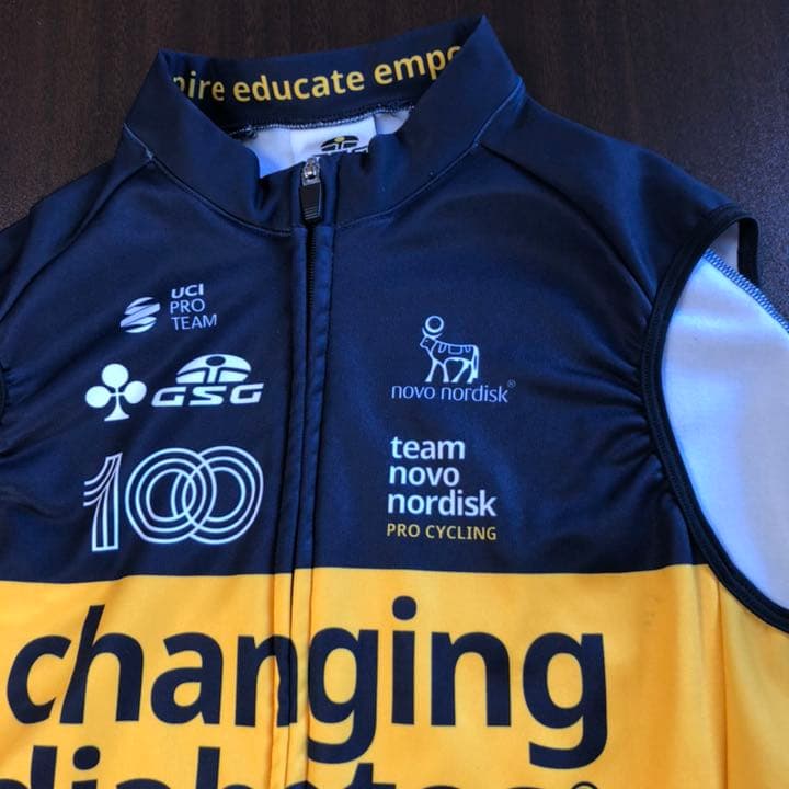 【選手支給品】 team novo nordisk サーマルベストSサイズ