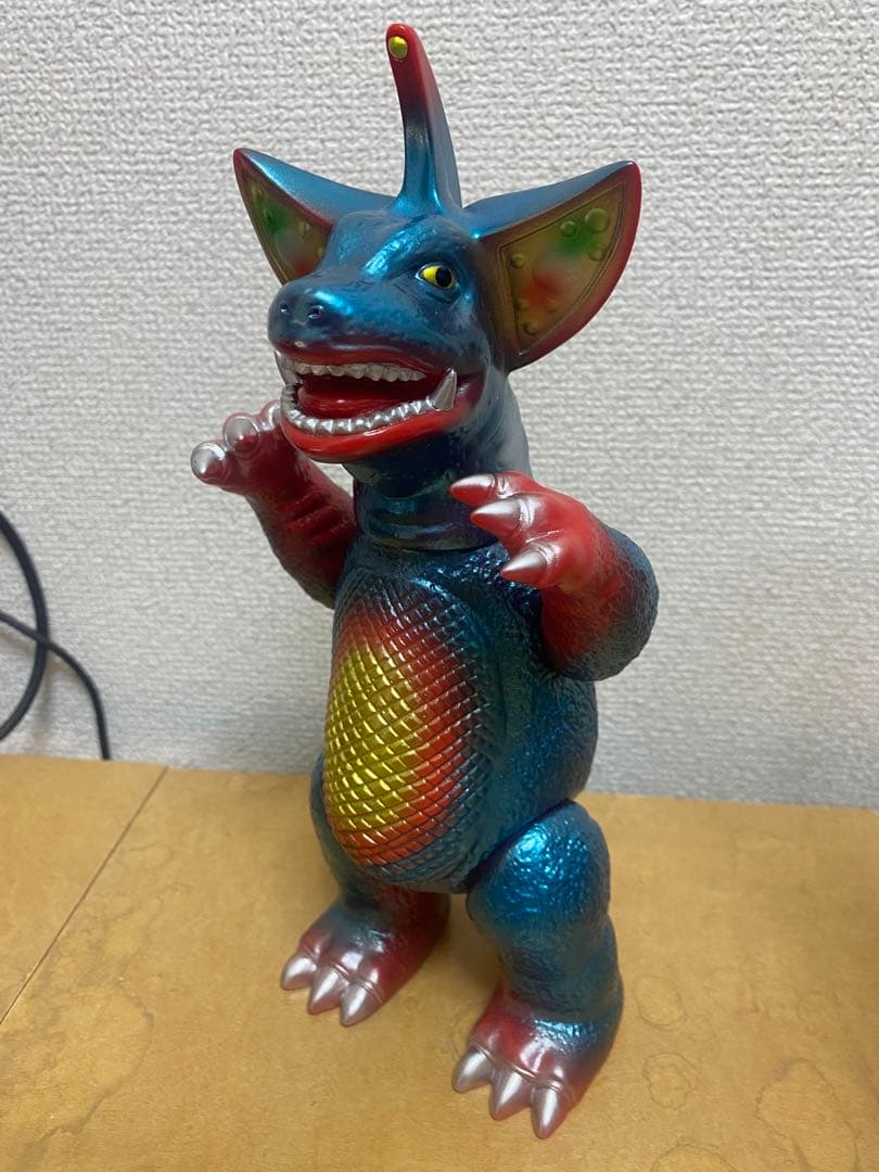 zollmen 暴れん坊怪獣　リンチ