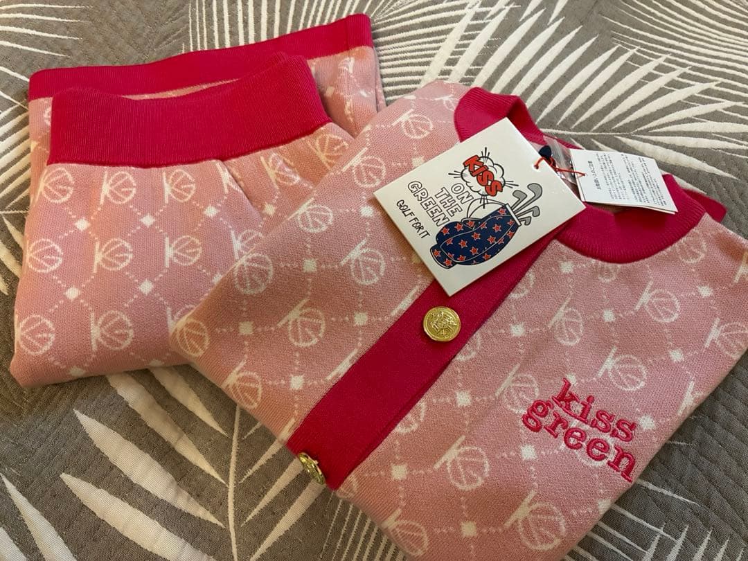 【新品】キスオンザグリーン　ニット上下セット