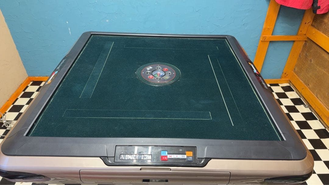 早い者勝ち‼️全自動 麻雀卓‼️椅子4脚&サイドテーブル３つ付き