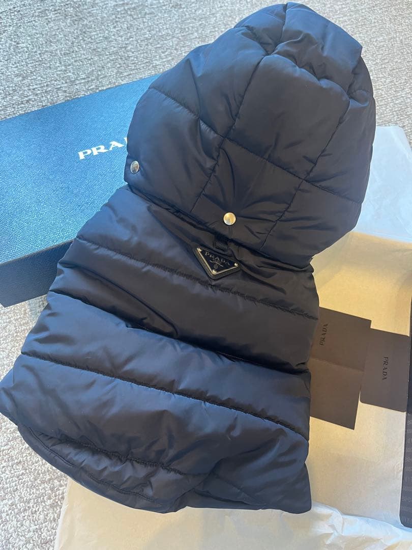 【値下げ中】プラダ　犬　パファー ドッグコート Mサイズ　ネイビー