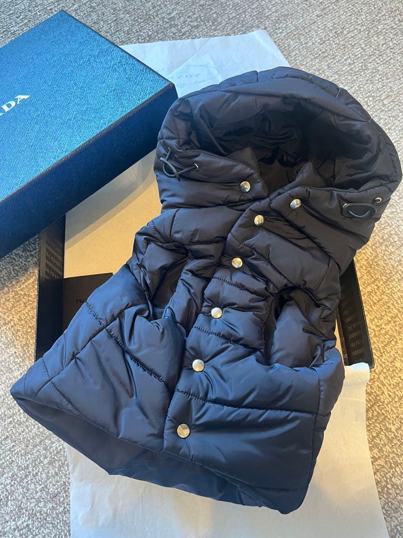 【値下げ中】プラダ　犬　パファー ドッグコート Mサイズ　ネイビー