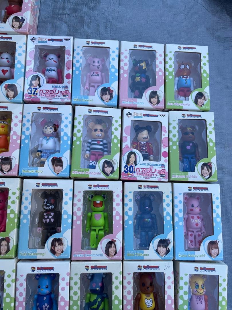【希少品】【未開封】AKB48ベアブリック52体セット（51体未開封)