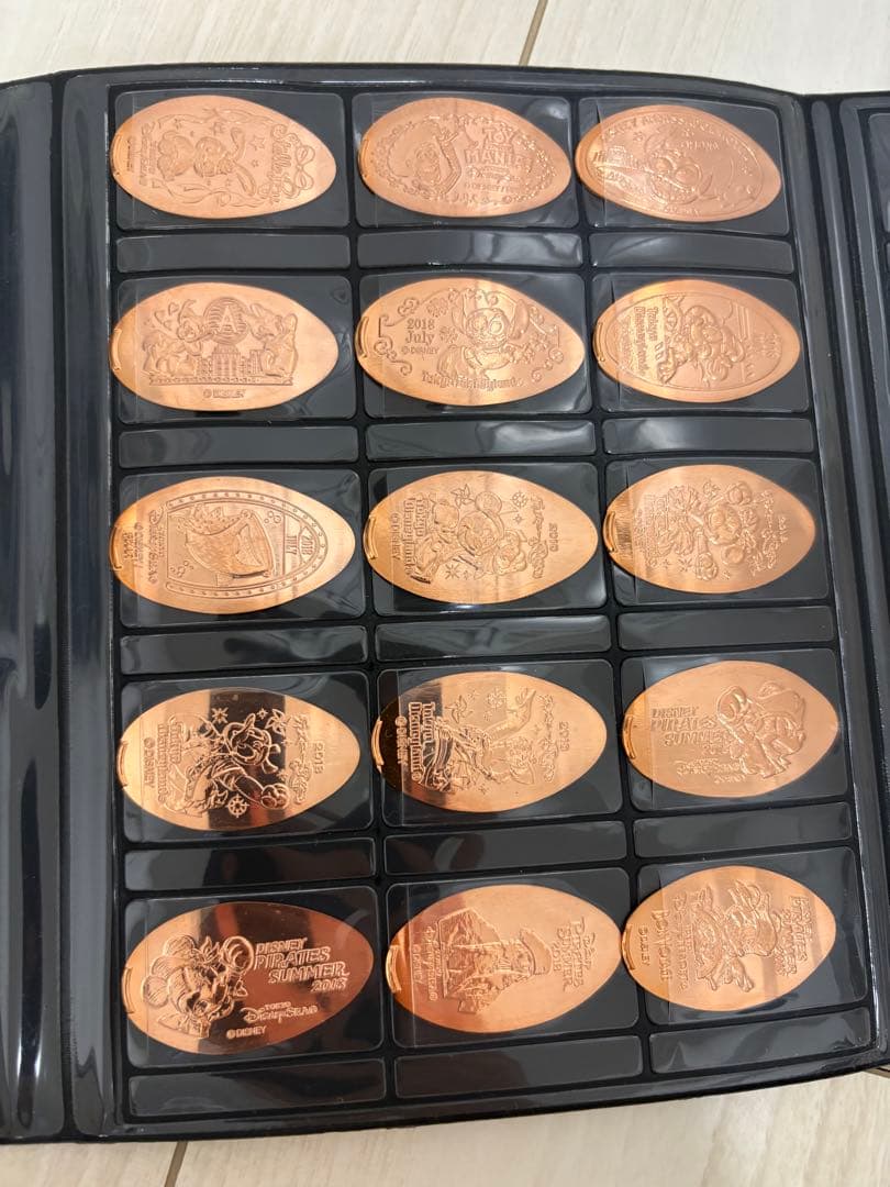 ディズニー　スーベニアメダル　208枚　メダルコレクションブック付き