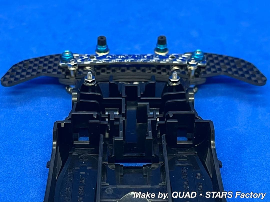 【ミニ四駆・MA用】2軸ATピボットバンパー　30周年／シルバー　フルカーボン