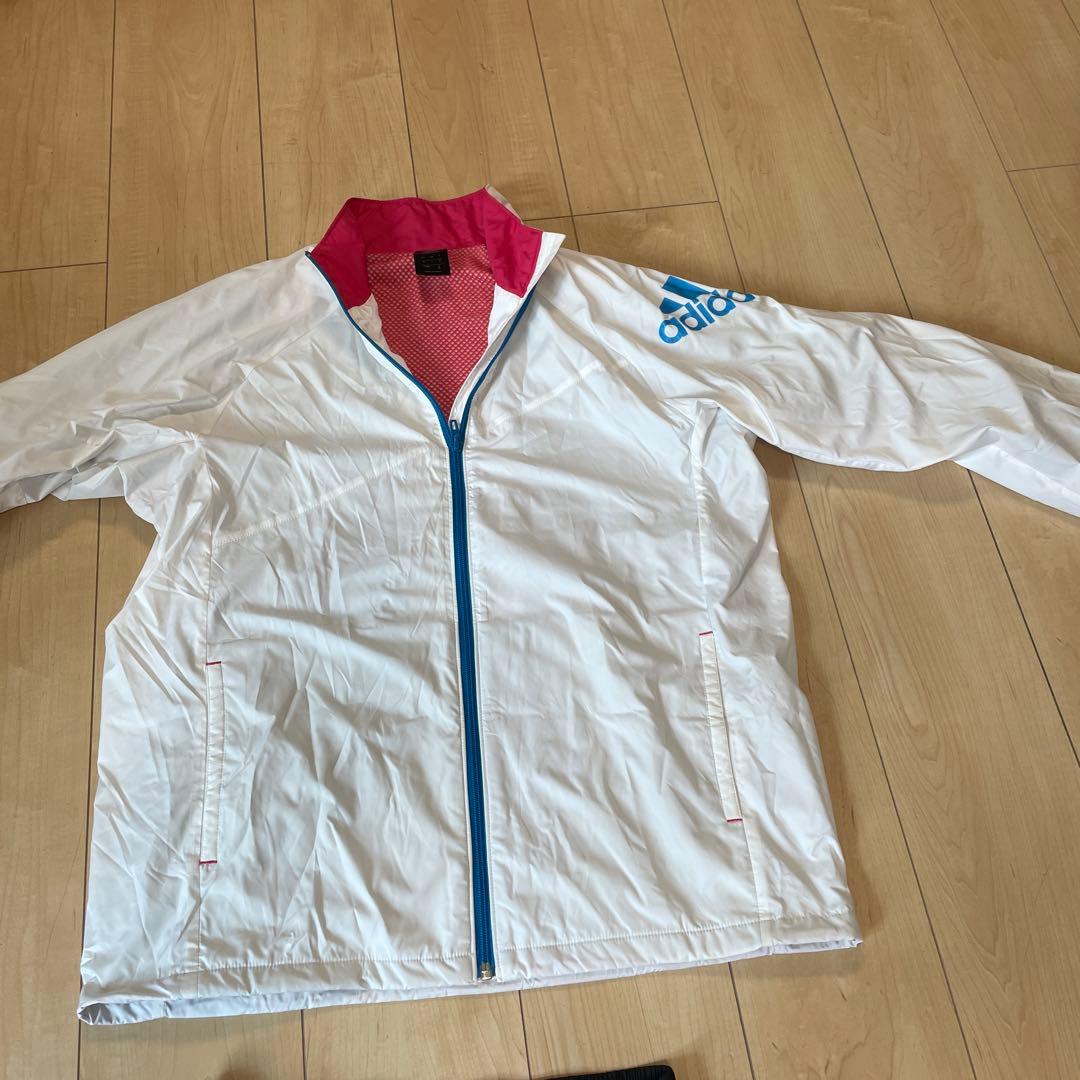 アディダス adidas ウインドブレーカー 上　下2セット。34