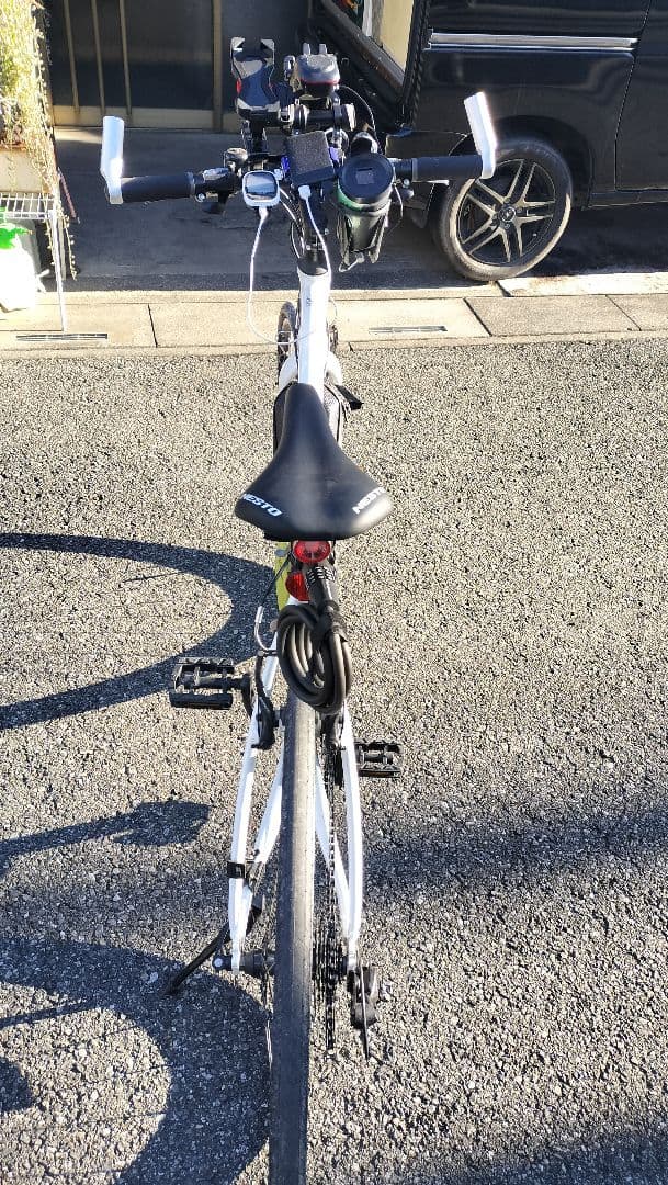 NESTOスポーツバイク ホワイト DETONATORタイヤ700✖32c