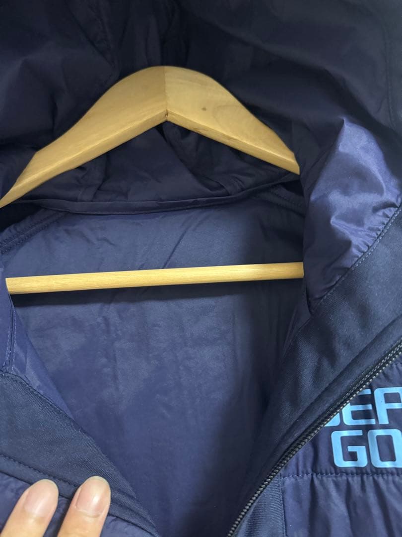 BEAMS GOLF フード付きライトダウンジャケット ネイビー