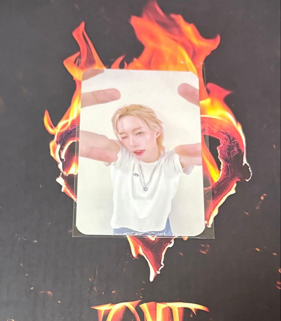 出回りなし XLOV mystargoods ルイ トレカ 0.5배사진ver.