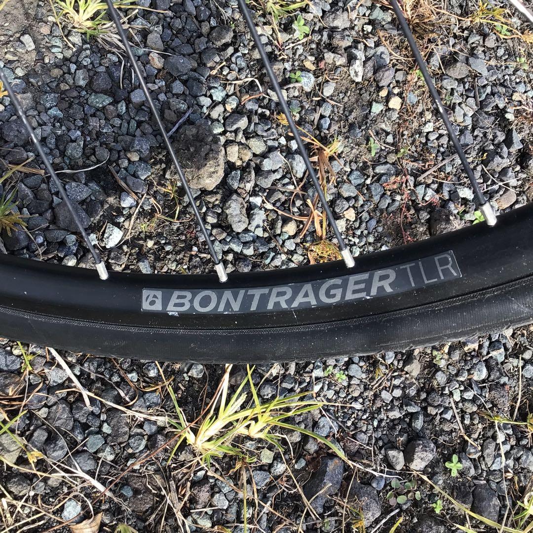 Trek FX 4 クロスバイク グレー