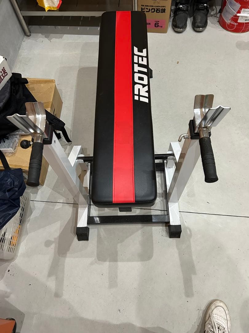iROTEC トレーニングベンチ 黒/赤 70kg