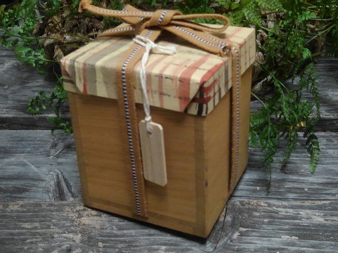 ♥美濃焼　黄瀬戸　ぐい飲み　桐箱付き　骨董品　ぐい吞み