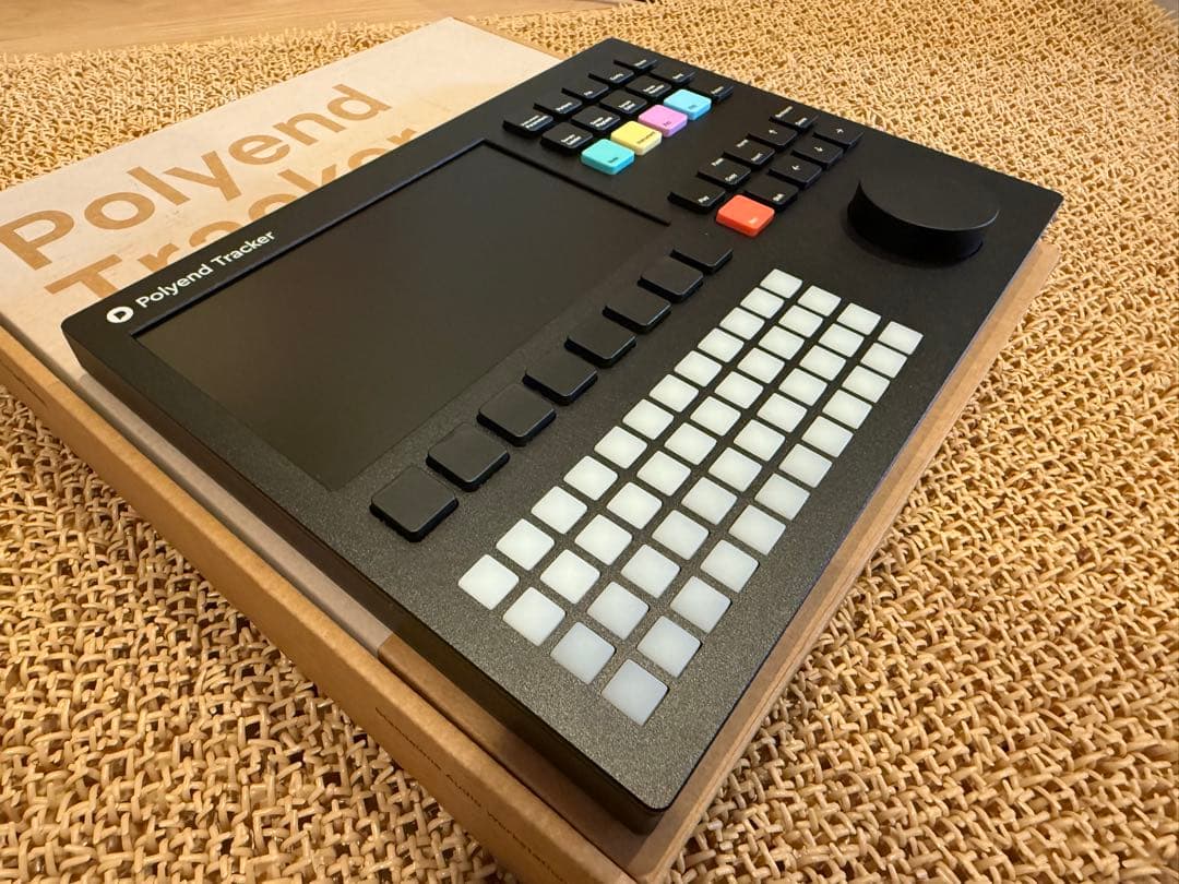 polyend tracker サンプラー シーケンサー グルーブボックス