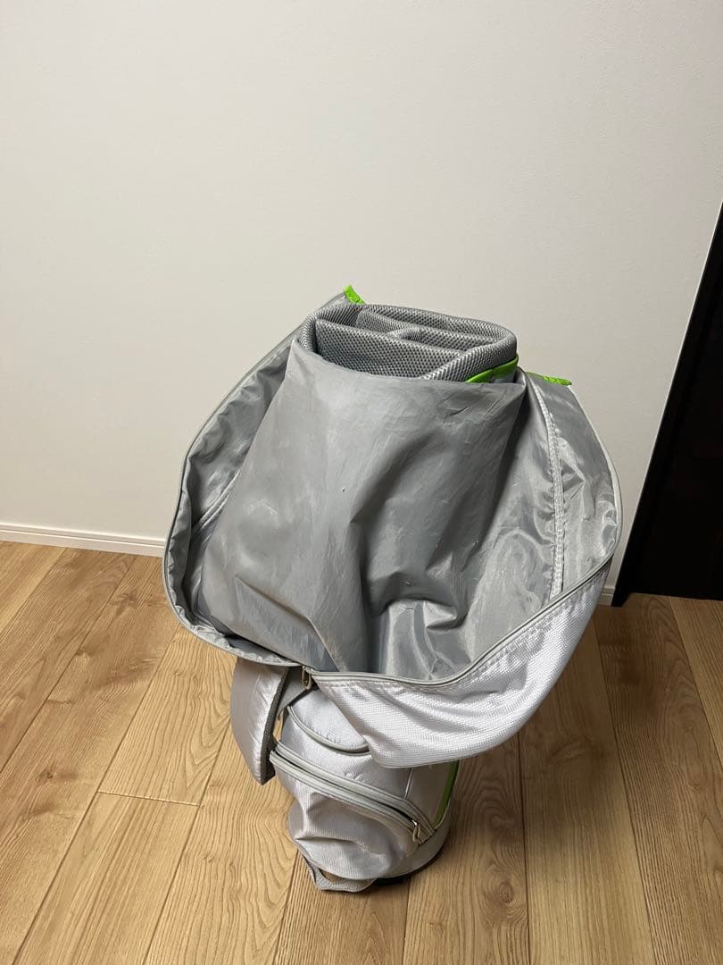 TaylorMade キャディバッグ（レディース）