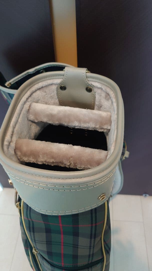 未使用　ゴルフバッグ グレーと緑のチェック柄（高さ115cm）