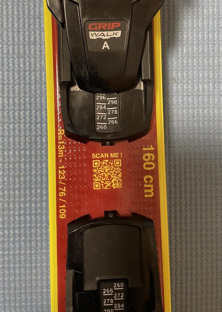 ROSSIGNOLのスキー板（160cm）とストック（115cm）