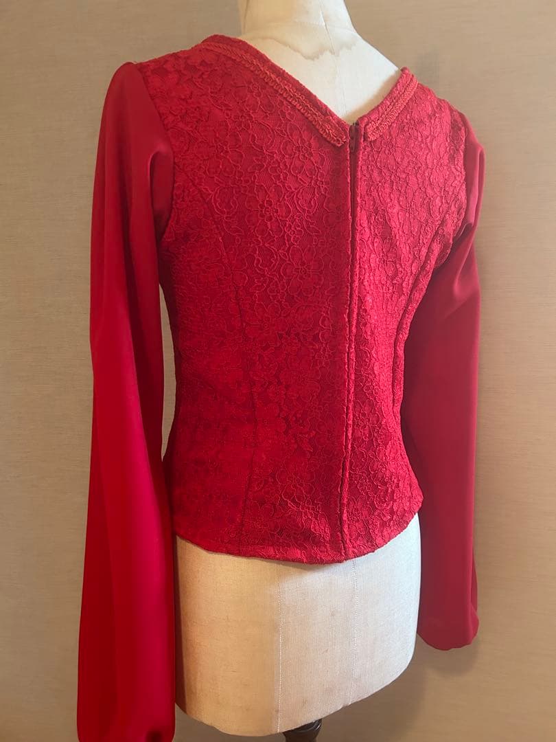 フラメンコ衣装　赤いレースフラメンコトップス新品未使用