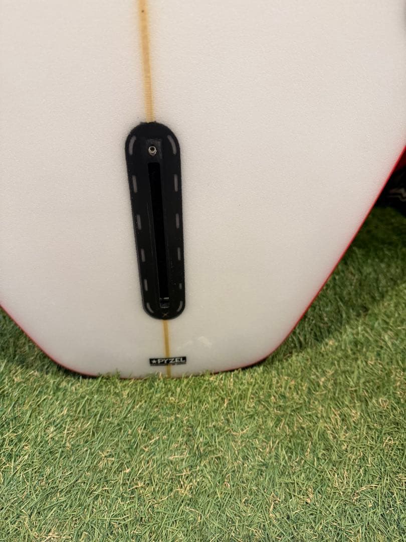 PYZEL REDTIGERショートボード