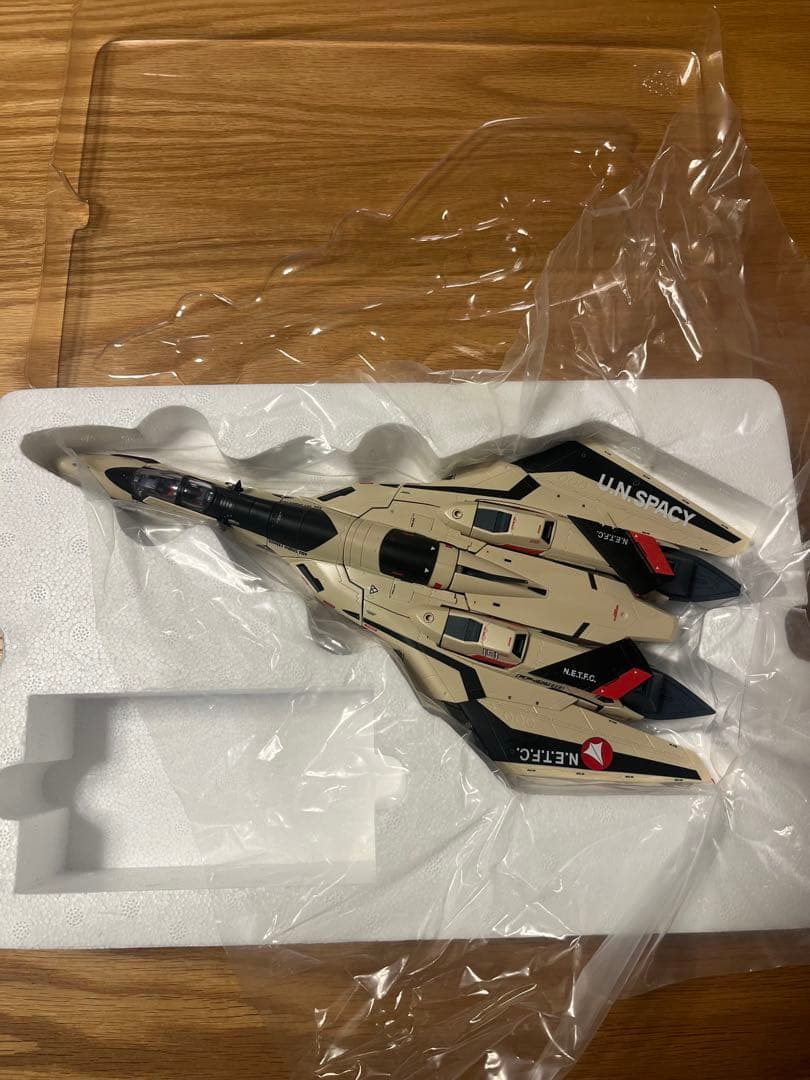 【美品】DX超合金 バンダイ YF-19 マクロスプラス フルセットパック