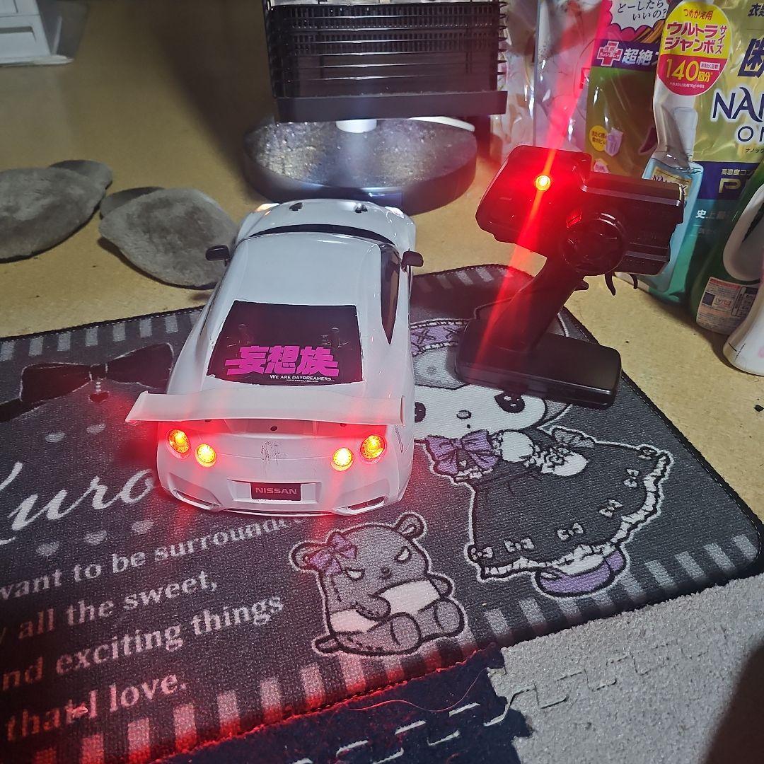 タミヤTT01シャーシ GT-R ホワイト ラジコン LEDフルベアリング済み。