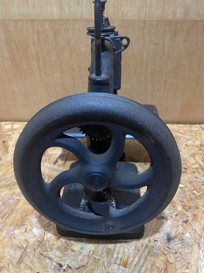 アンティーク 手回し ミシン レトロ メーカー 型番不明