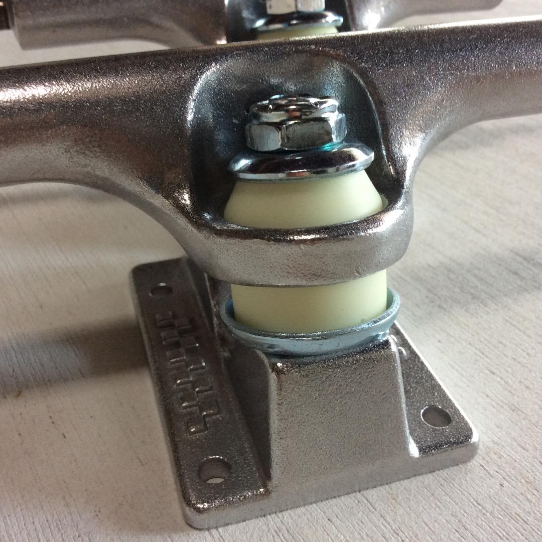 ACE TRUCKS 33 エーストラック スケボー