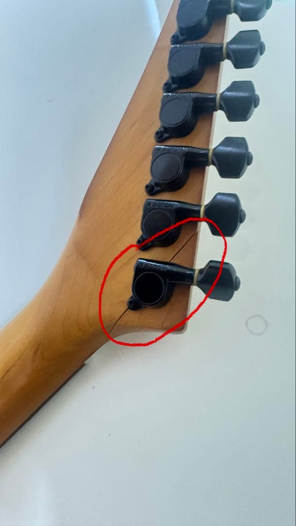 吉*明様 VESTER MANIAC エレキギター