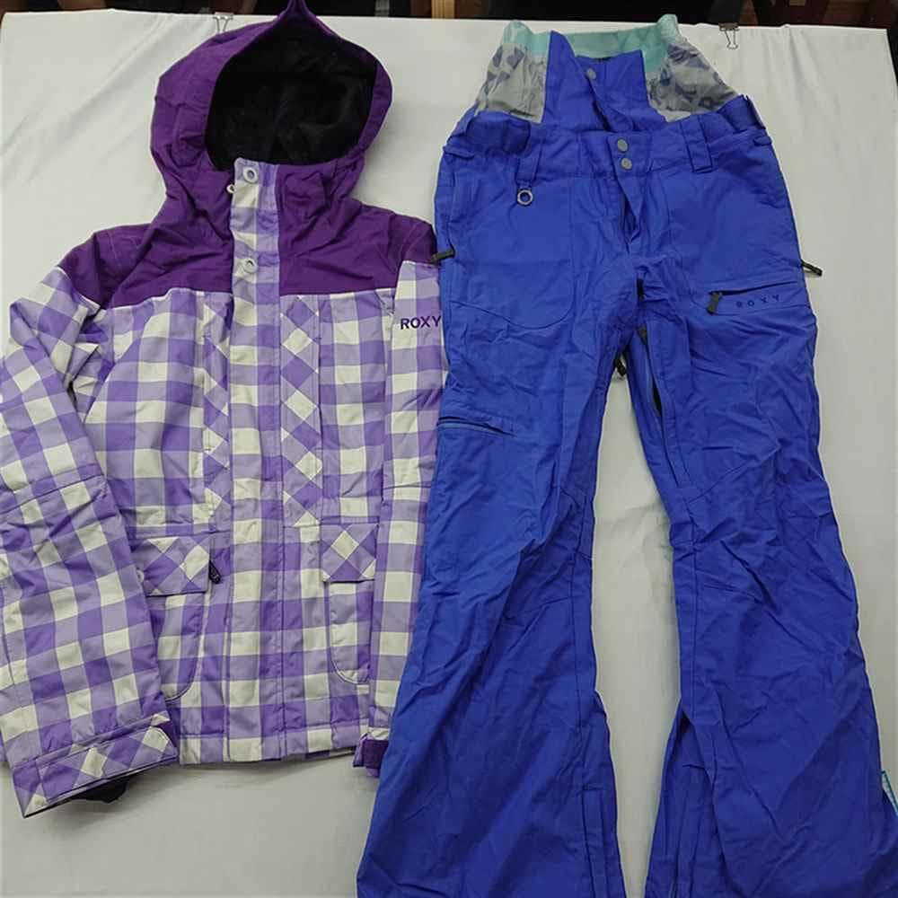 ■ROXY スノーボードウェアセット 女性用