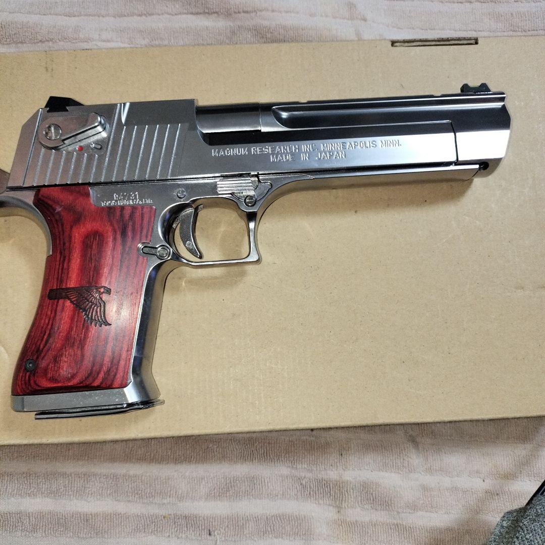 デザートイーグルライトニングホーク5インチカスタム ガスガン シルバー/ウッド