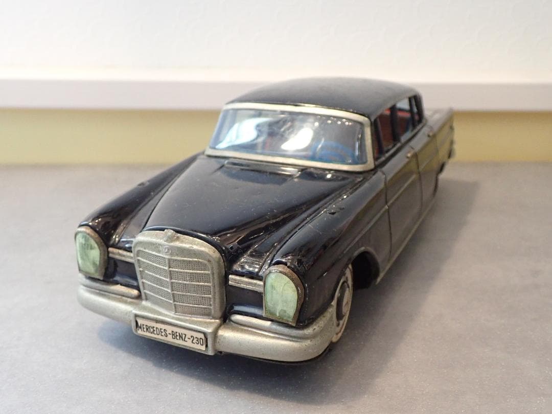 メルセデス ベンツ230 イチコー社製ビンテージブリキカー玩具 全長27㎝