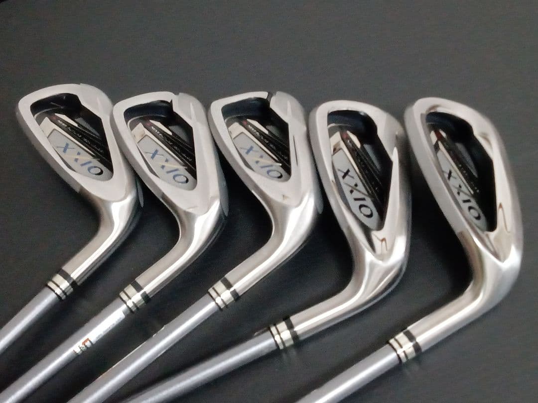 ゴルフクラブ　名器　美品ゼクシオ7アイアン6番〜PW 5本セット