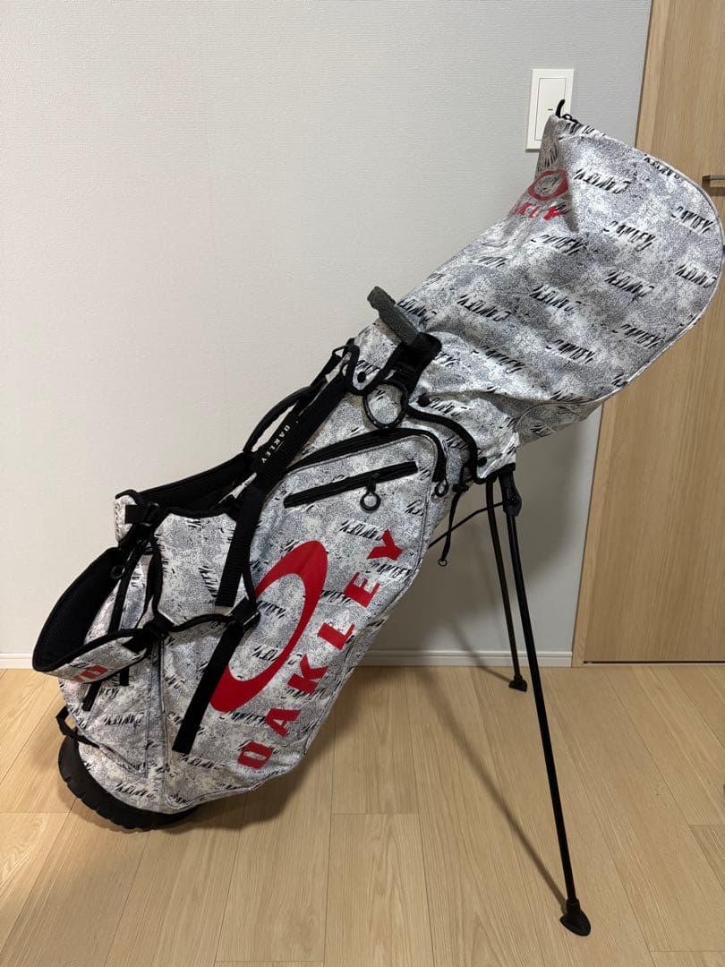 美品　OAKLEY キャディバッグ スタンド付き