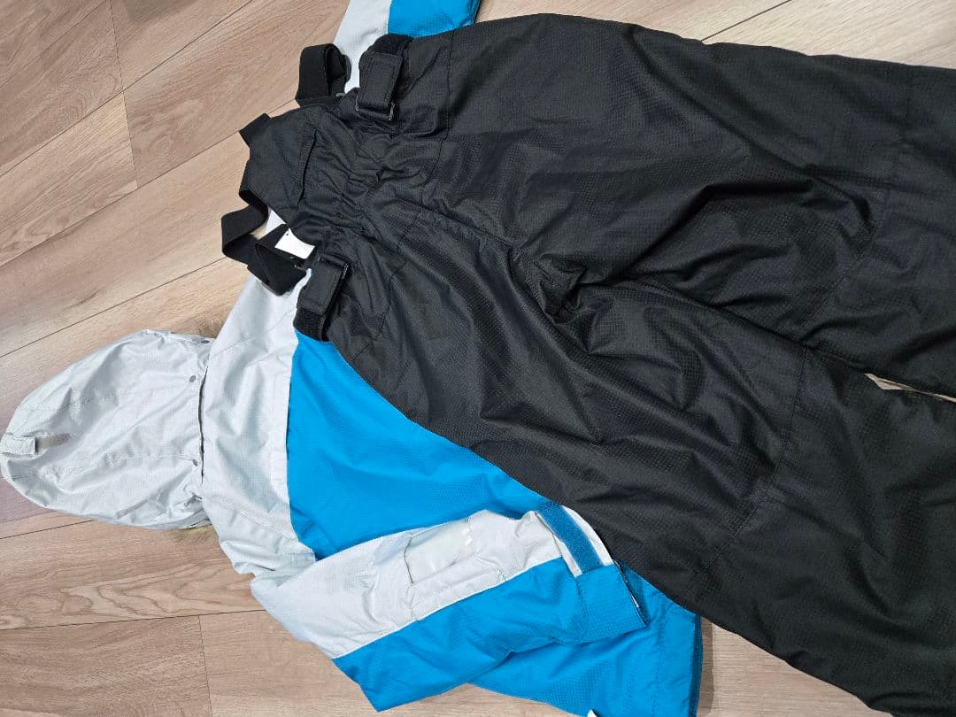 新品未使用　kissmarkスキーウェア　140センチ