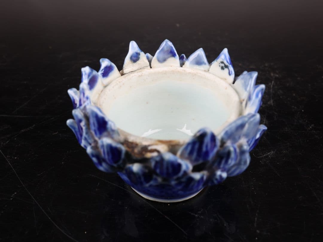 A554 【蓮型香炉】 青花 染付 時代物 香道具 箱付 傷有｛＃