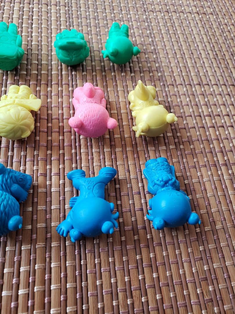 あさりちゃん消しゴム　ガシャポン　キャラクター　アラレちゃん　キン消し