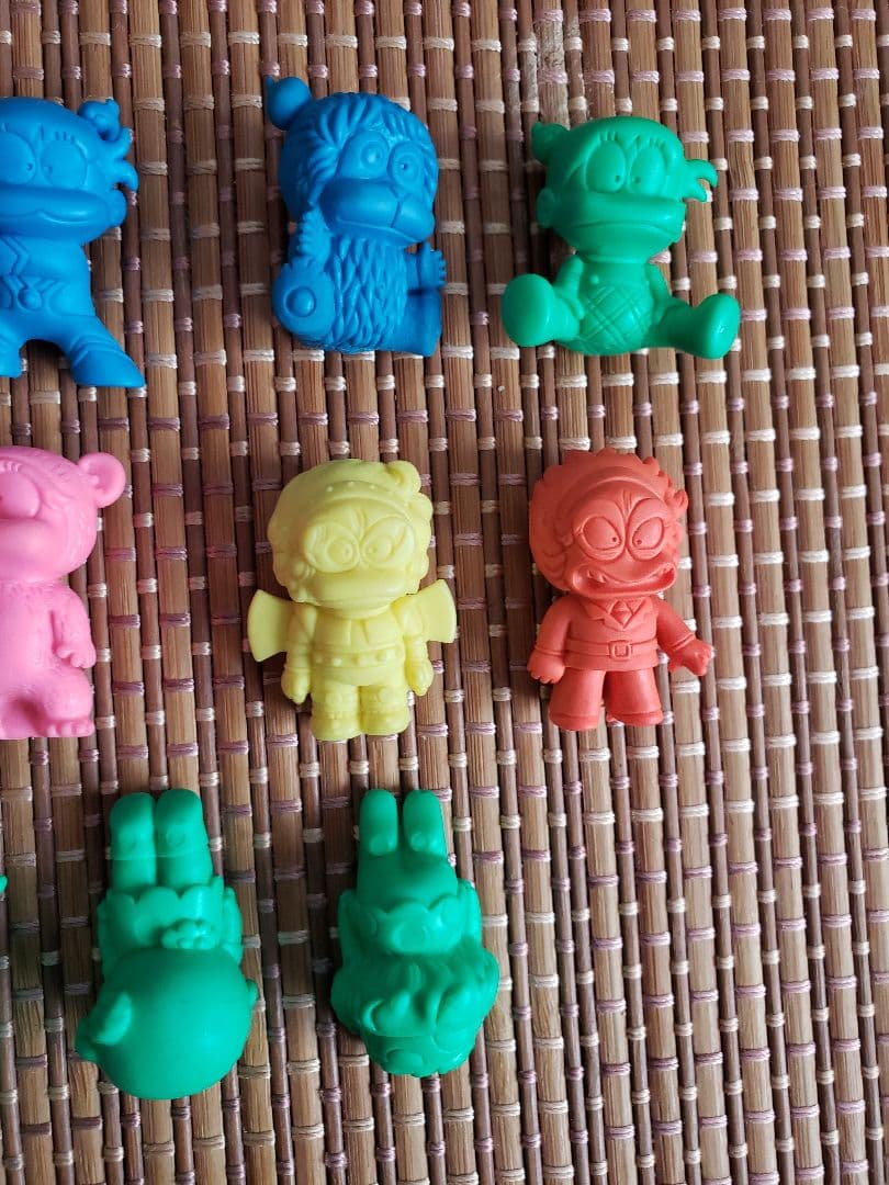 あさりちゃん消しゴム　ガシャポン　キャラクター　アラレちゃん　キン消し