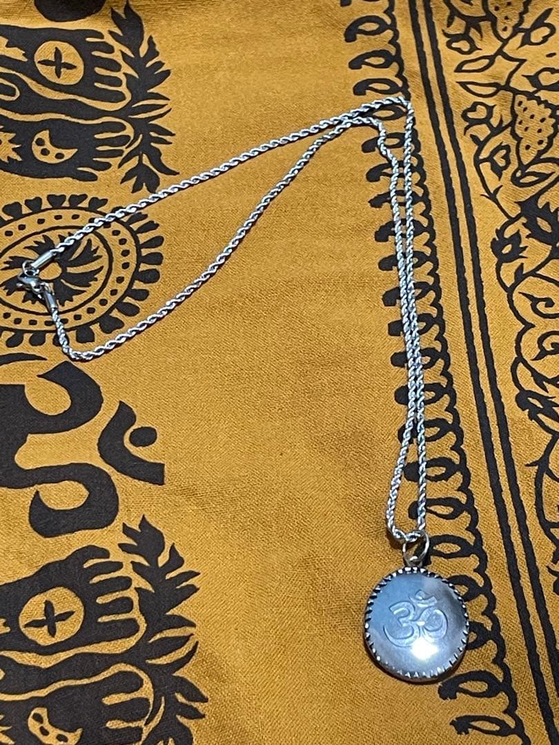 【新品】ハンドメイドオームペンダント　ラクシュミー　藤井風さん　クリシュナおまけ