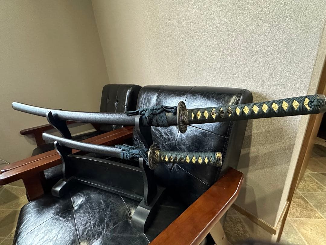 観賞用　模造刀　飾り台付