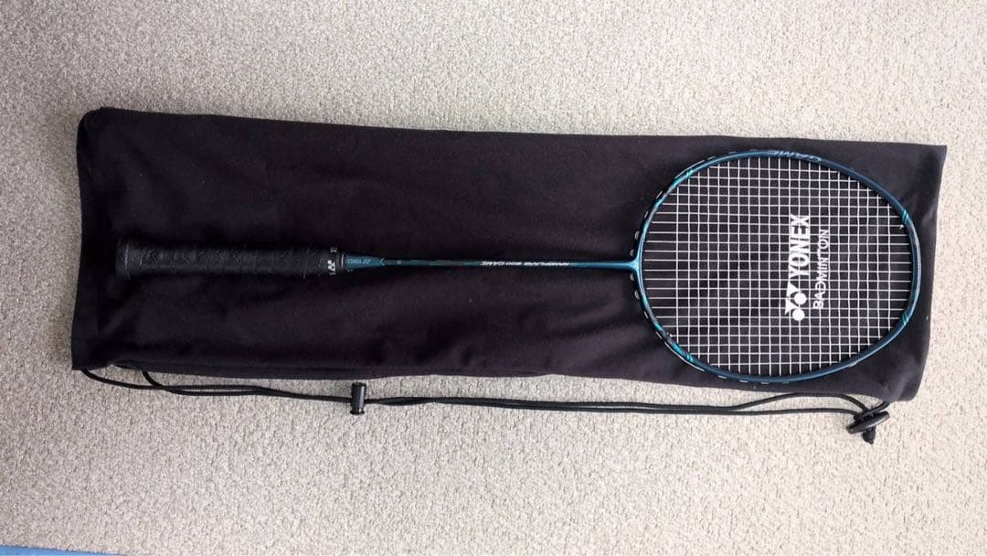 ヨネックスナノフレア800ゲーム4UG5 ケース付きガット張り済グリップ装着済