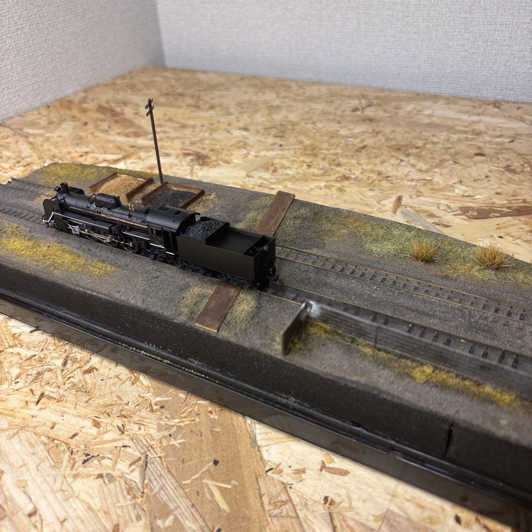 【ケースあり】N保管用ジオラマ「晩秋の線路」—時を忘れるクラシックベース—