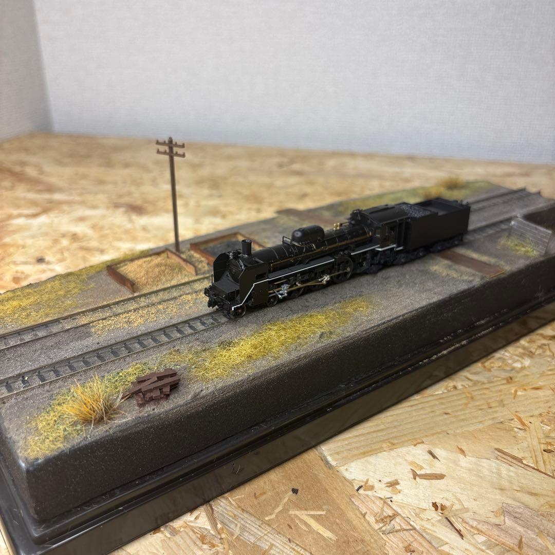 【ケースあり】N保管用ジオラマ「晩秋の線路」—時を忘れるクラシックベース—
